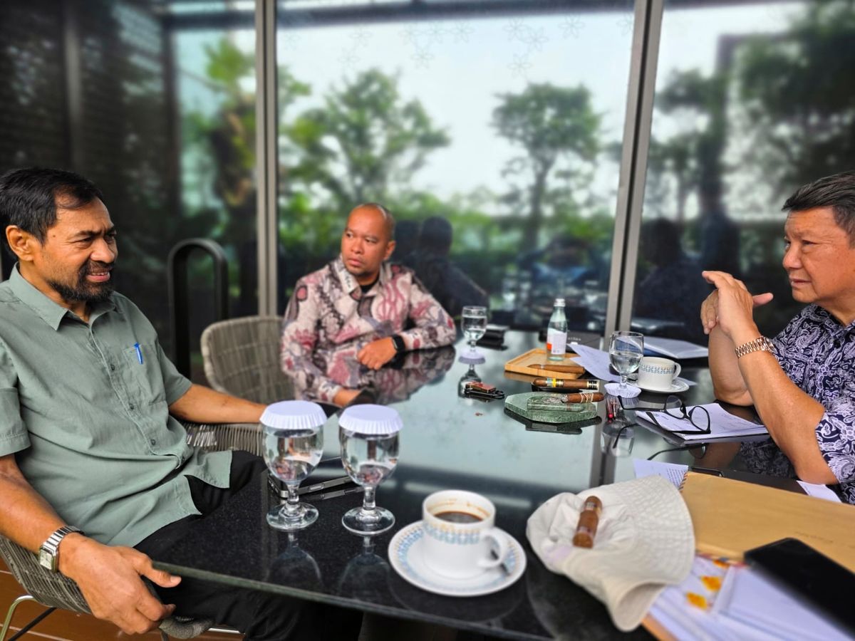 Mualem Bertemu Hashim, Bahas Percepatan Pembangunan Ekonomi Aceh