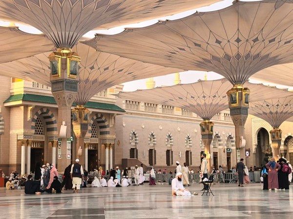 Sejarah Masjid Nabawi Dibangun dari Pelepah Kurma dan Tanah