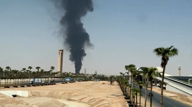 Serangan ke Bandara Arab Saudi Tewaskan 12 Orang, 300 Terluka