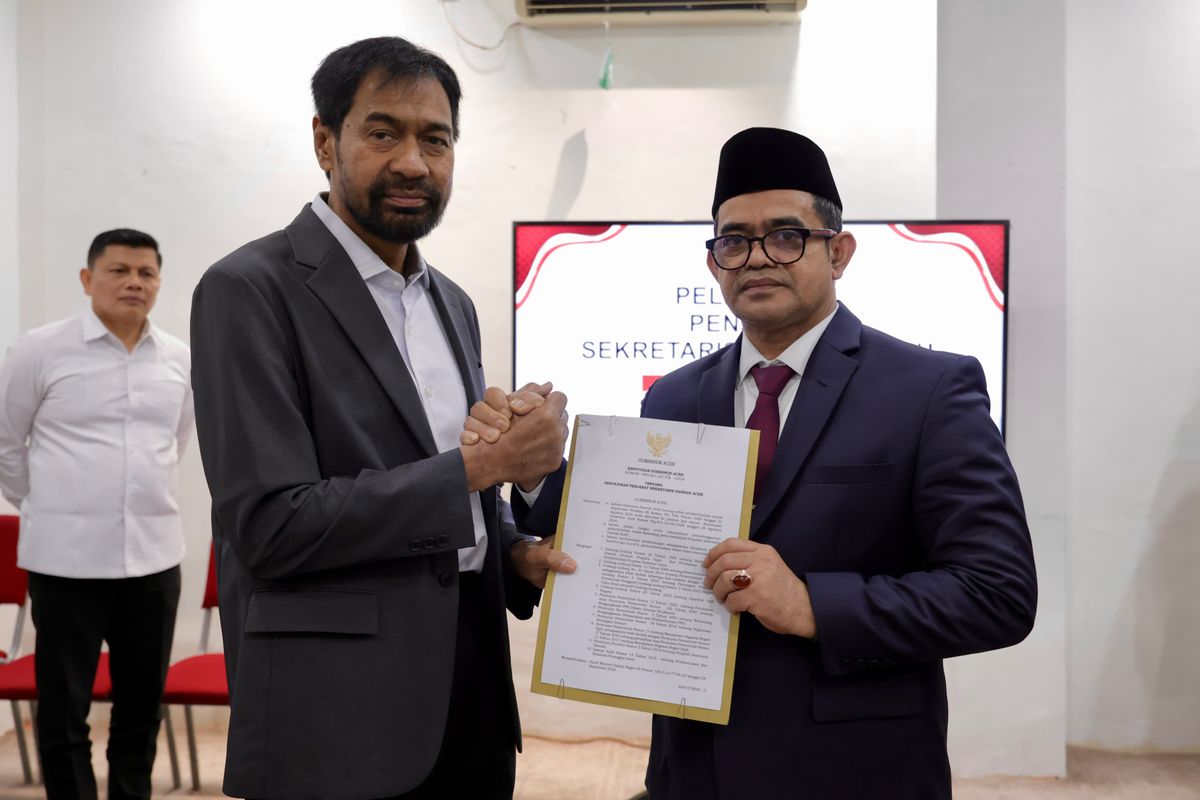 Mualem Lantik Taufik sebagai Penjabat Sekda Aceh